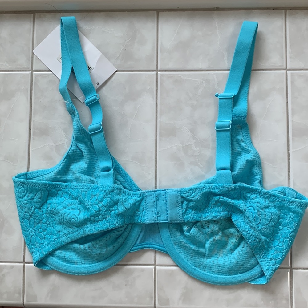 Wacoal Halo lace bra - Picture 2 of 3